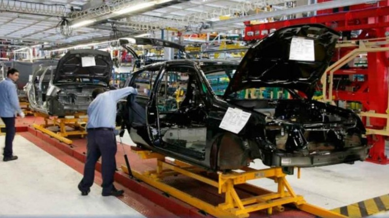 Por la cada en las ventas, automotrices de Crdoba reducen sus actividades