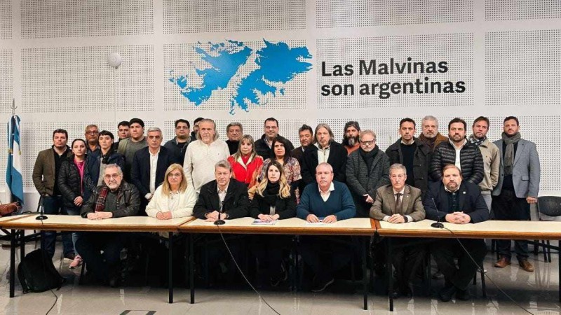 Los rectores y representantes de todas las federaciones docentes, no docentes y estudiantiles del pas (FATUN, FEDUN, CONADU, CONADU Histrica, UDA, CTERA, FAGDUT y FUA