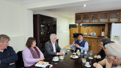 CAPIP y CAPECA se reunieron con el gobernador Vidal y pidieron garantías de paz social  