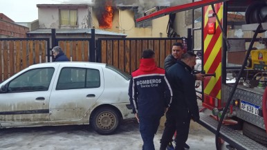 Incendio accidental en calle Servicio Penitenciario Federal al 800