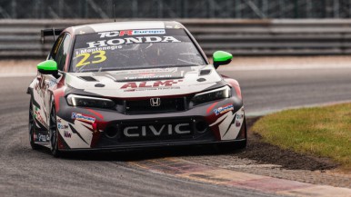 Primer triunfo de Ignacio Montenegro en el TCR Europeo