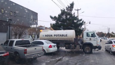 Municipio abasteció con agua potable al Hospital Regional 