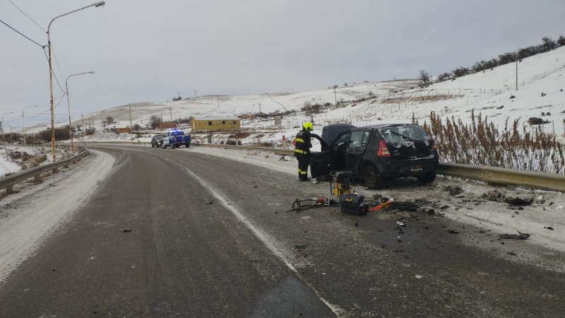 Choque frontal en la Ruta 40 con operativo de rescate de heridos