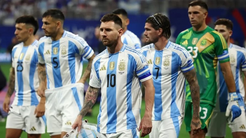 Argentina vs Canad: Scaloni define a los once titulares 