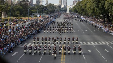 Realizarán un "megadesfile" de militares el 9 de julio 