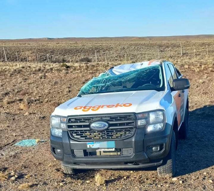 Jaramillo: vuelca en Ruta 3 una camioneta Ford Ranger