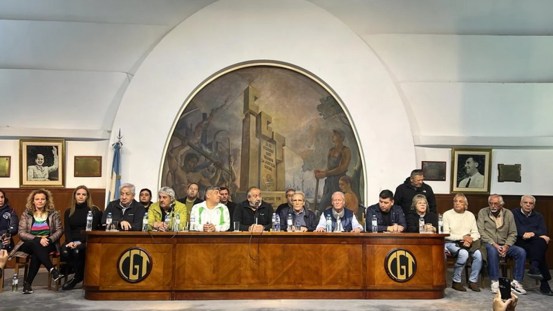 eunin de "mesa chica ampliada" para la central obrera. (Foto NA).