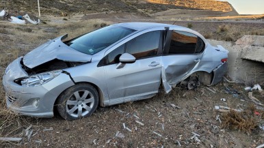 Santa Cruz: circulaba por la Ruta 3, perdió el control del auto por la escarcha y debió ser llevado al hospital de Caleta Olivia  