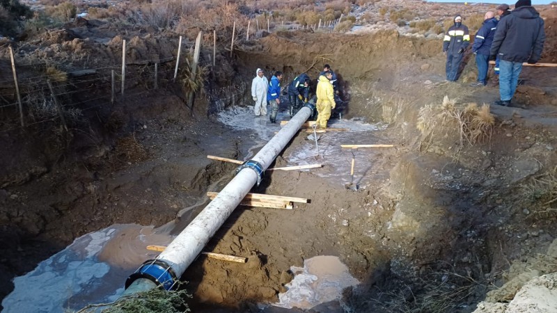 Siguen los trabajos de reparacin para devolver el agua a San Julin tras una semana sin servicio normal 