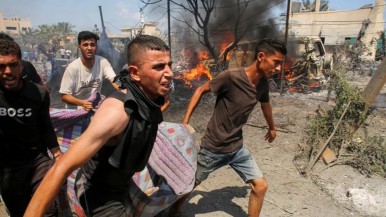 Gaza: al menos 71 palestinos murieron por ataque israelí en la zona en un campamento de desplazados