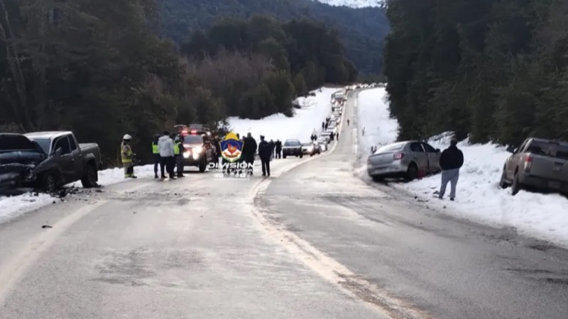 Muri una mujer en un choque frontal sobre la Ruta 40