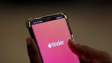 Tinder se mezcla con la inteligencia artificial: ayudará a los usuarios a escoger sus mejores fotos