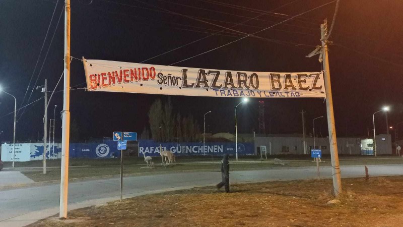 Un pasacalle dio la bienvenida a Lzaro Bez en Ro Gallegos