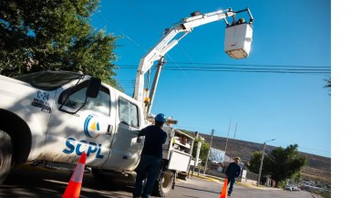 Más de 20 barrios de Comodoro están sin luz producto de fallas que provocó la intensidad del viento