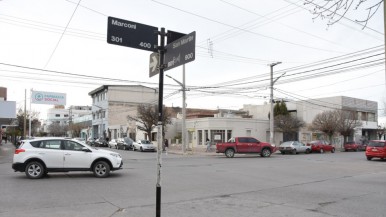 Patagonia violenta: caminaba por el centro de una reconocida ciudad y lo apuñalaron luego de una discusión