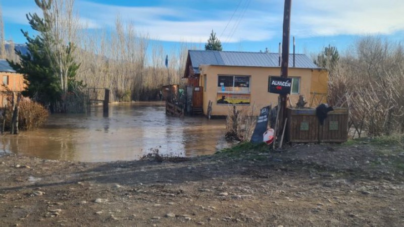 El gobierno enva ayuda al interior porvincial. 