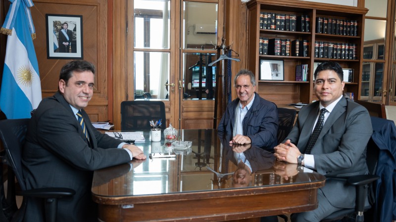 Lisandro Cataln, Daniel Scioli y Claudio Vidal. Foto: prensa de Claudio Vidal. 