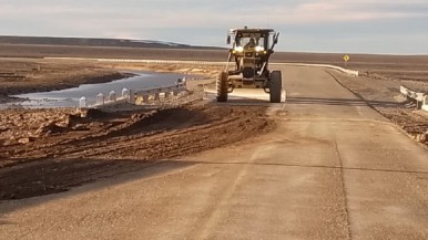 Santa Cruz: repararon el tramo de la ruta 40 que destrozó el agua a la altura de Las Horquetas