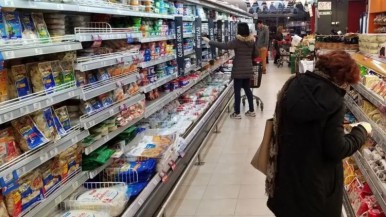 EL consumo sigue afectado por la situación económica 