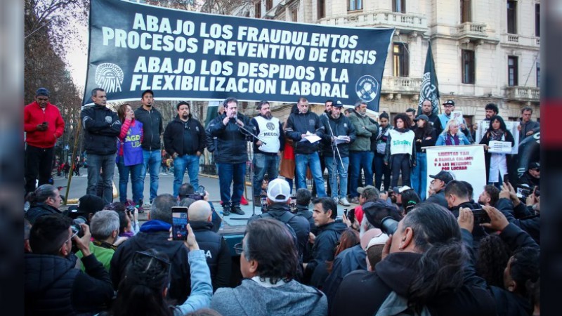 La izquierda march a Plaza de Mayo contra los despidos y el ajuste 