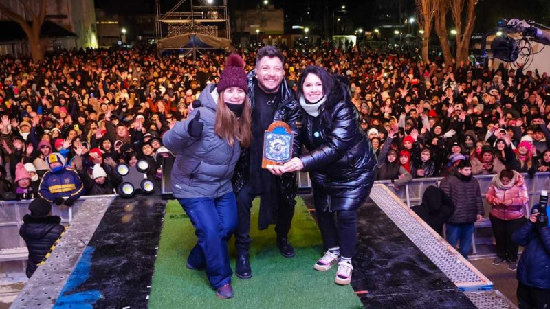 Las fiestas populares "le dan alegra y felicidad a la gente", dijo Damin Crdobaen Ro Gallegos