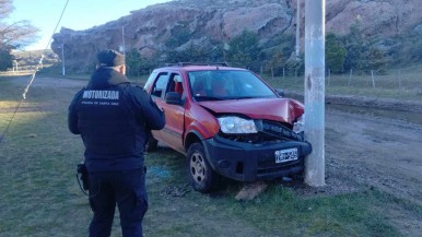 La camioneta fue chocada y abandonada 