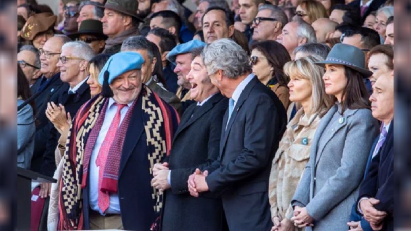 El presidente Javier Milei y la vicepresidenta Victoria Villarruel en La Rural. 