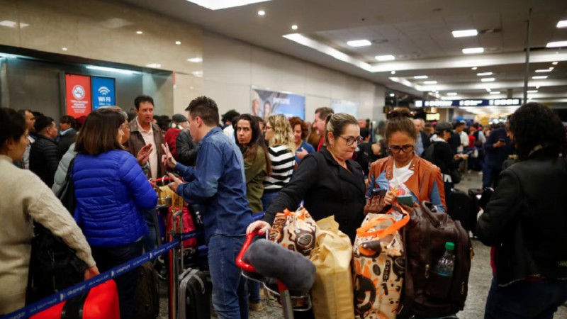 Demoras en los vuelos de Aerolneas Argentinas en todos los aeropuertos del pas