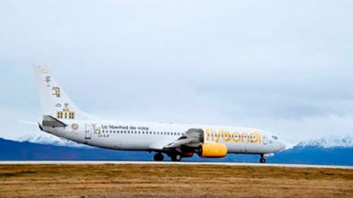 La low cost Flybondi realizó su vuelo inaugural Ushuaia-El Calafate: cuánto salen los pasajes