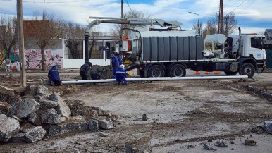 Nuevo corte de agua en Río Gallegos: cuáles son los barrios afectados por la rotura de dos caños  