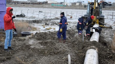 El Municipio de Río Gallegos informó que trabaja en la extensión de la obra pluvial en el barrio Los Lolos 