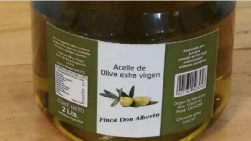 Prohibieron la venta de una marca de sal y otra de aceite de oliva por distintas irregularidades