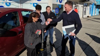 Apareció la ganadora del 0km en Santa Cruz: le entregaron la llave del Renault Sandero 