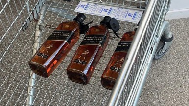 Se quedó sin el elixir: se robaba 3 botellas de whisky del súper y fue detenido