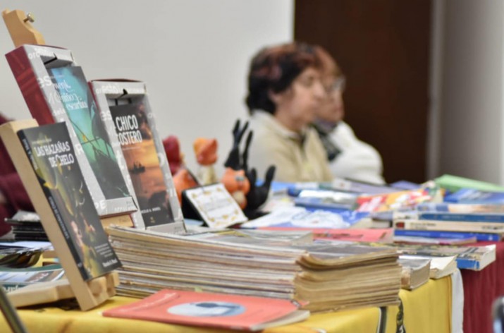 Se realiz el 4 encuentro literario "Andbamos para encontrarnos" en la Biblioteca de la Cmara de Diputados de Santa Cruz 