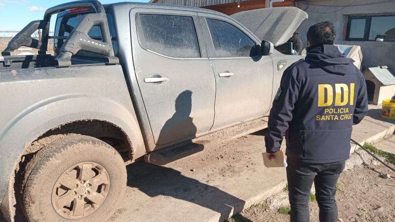 Camioneta marca Renault, modelo Alaskan, la cual presentaba evidentes signos de adulteracin en la codificacin alfanumrica de motor, chasis y ambas chapas patentes