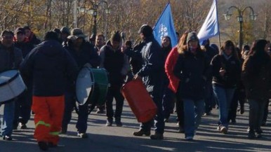 Río Turbio: hubo manifestación de municipales que piden aumento salarial