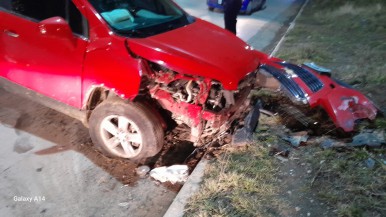 Río Gallegos: un hombre perdió el control del auto, chocó contra un poste y se lo secuestraron porque la alcoholemia le dio 0,08  