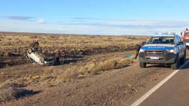 Otro accidente fatal en la Patagonia: una mujer santacruceña murió tras salir despedida del auto en la ruta 40 