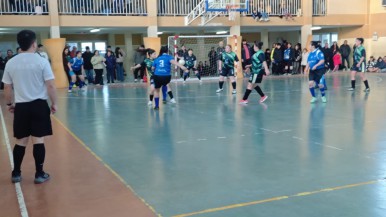 Con cientos de niños y jóvenes en los gimnasios avanzan las Ligas Municipales en Río Gallegos