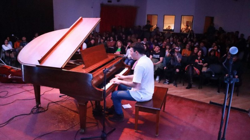 Pianistas del sur: Juan Va y Claus deslumbraron auditorio del Complejo Cultural Santa Cruz