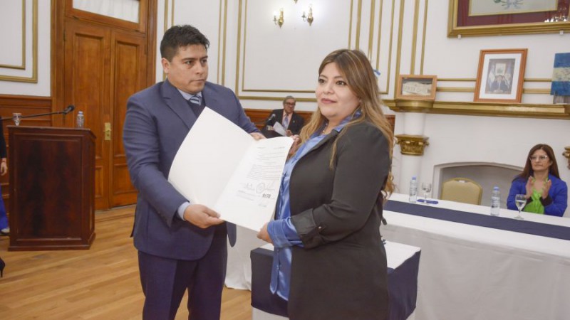 Asumi Luisa Crdenas en el ministerio de Desarrollo Social y le tomaron juramento a Iris Rasgido 