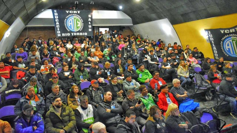 Se lleva a cabo en Ro Turbio el primer Congreso provincial de derecho laboral y sindical