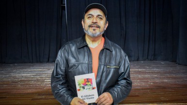 Eduardo Guajardo presenta su segundo libro "El Alfabeto del Viento" 