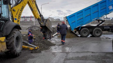 Personal municipal trabaja en el lugar 