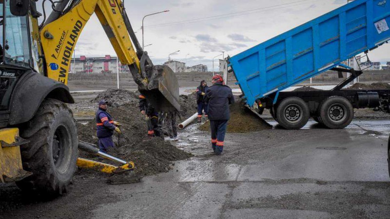 Municipio de Ro Gallegos avanza con obra para solucionar inundaciones en cercanas del Gimnasio 17 de Octubre