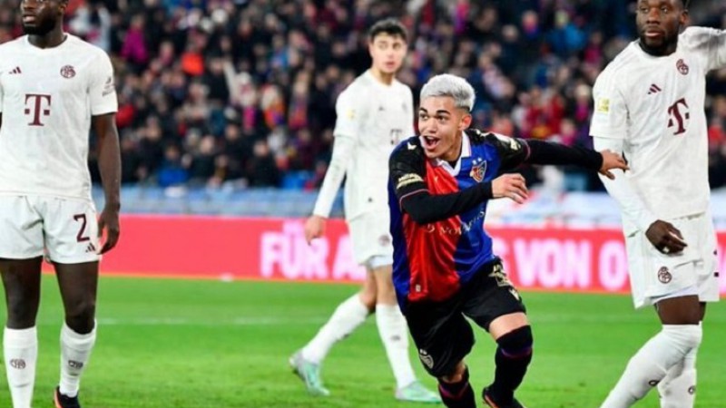 Gauto del Basilea al Deportivo La Corua. 