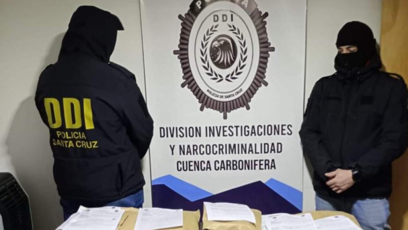 Realizan allanamiento en Ro Turbio por tenencia de material de abuso sexual  de menores