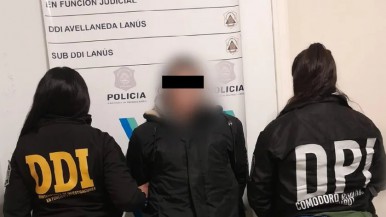 Estafas en Comodoro: detuvieron a una mujer en Buenos Aires y secuestraron celulares y documentación