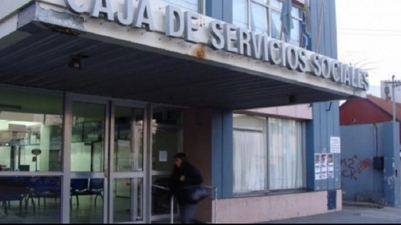 Perito Moreno es una de las comunas que comenzaron a pagar la deuda que mantienen con la Caja de Servicios Sociales.